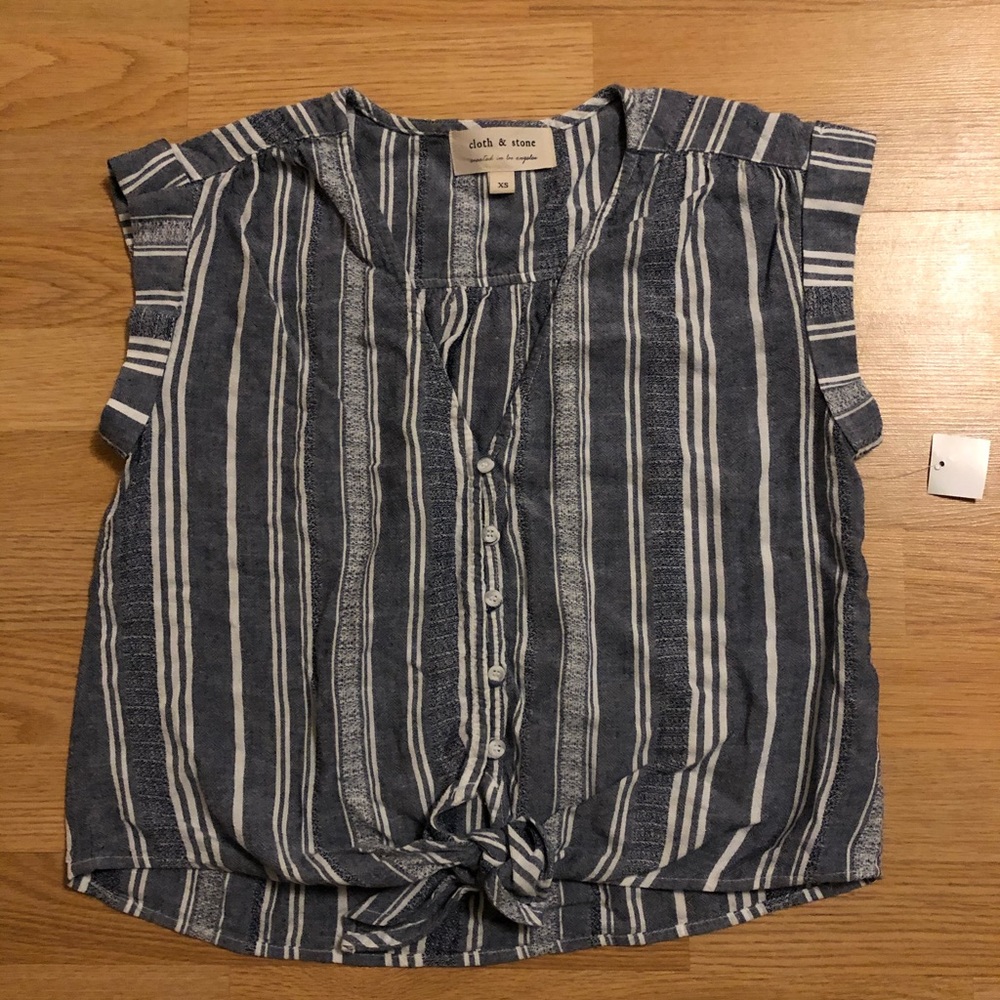 New “cloth & stone” shirt size XS with tag